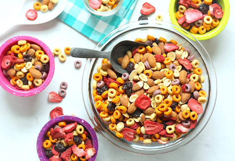 Fruity Summer Snack Mix
