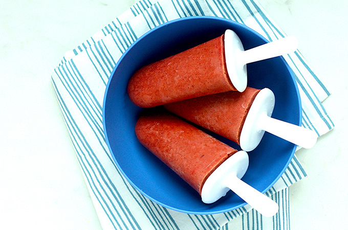 Healthy Summer Frozen Berry Pops