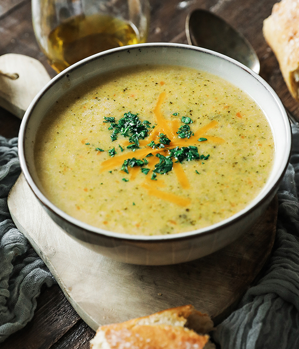 Instant Pot Broccoli Cheddar Soup