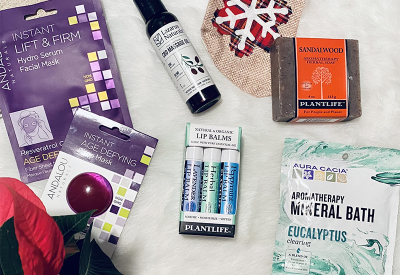A Healthy Holiday Season with Wellness-Inspired Stocking Stuffers