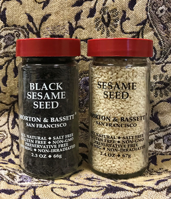 Black and White Sesame Seeds
