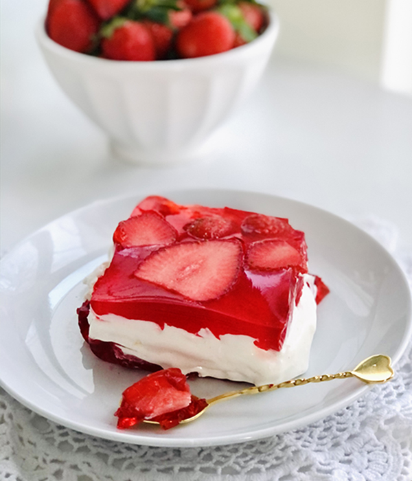 Strawberry Jell-O Whipped Cream Sandwiches