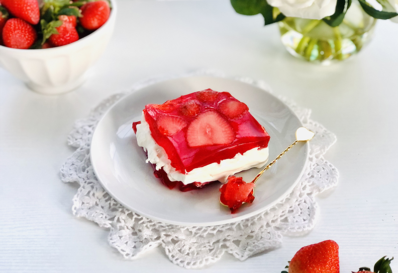 Strawberry Jell-O Whipped Cream Sandwiches