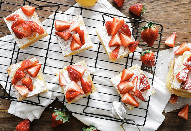 Strawberry Lemonade Bars