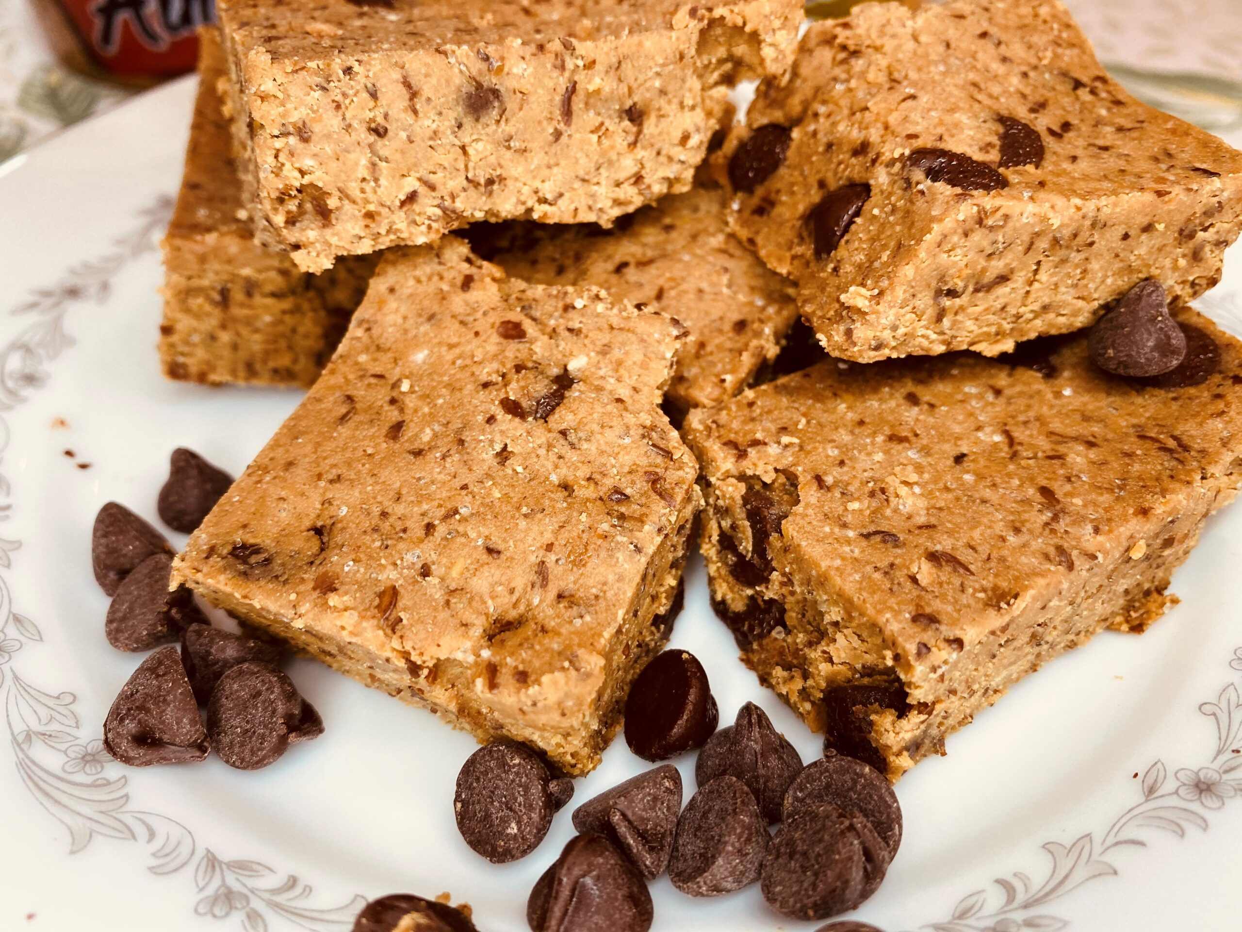 No-Bake Chocolate Chip Cookie Dough Protein Bars