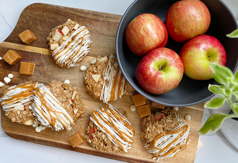 No-Bake Caramel Apple Oatmeal Cookies