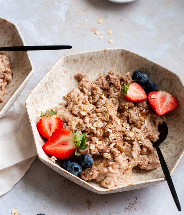 Maple Cinnamon Slow Cooker Oatmeal