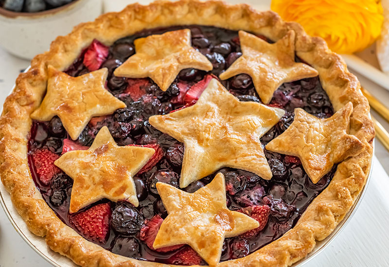 Patriotic Pie with Berries and Dragon Fruit