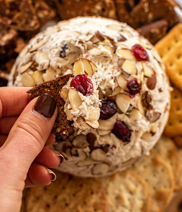 Cranberry and White Cheddar Cheese Ball