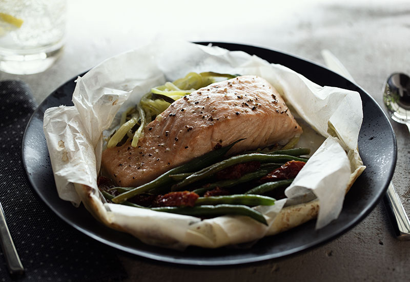 What’s For Dinner? Salmon and Veggies in Parchment