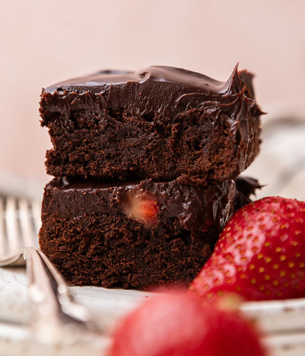 Chocolate Covered Strawberry Brownies with Fresh Strawberries