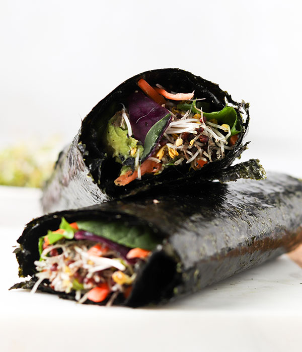 Club Fx-Approved Cashew and Sprout-Stuffed Nori lunch Wrap