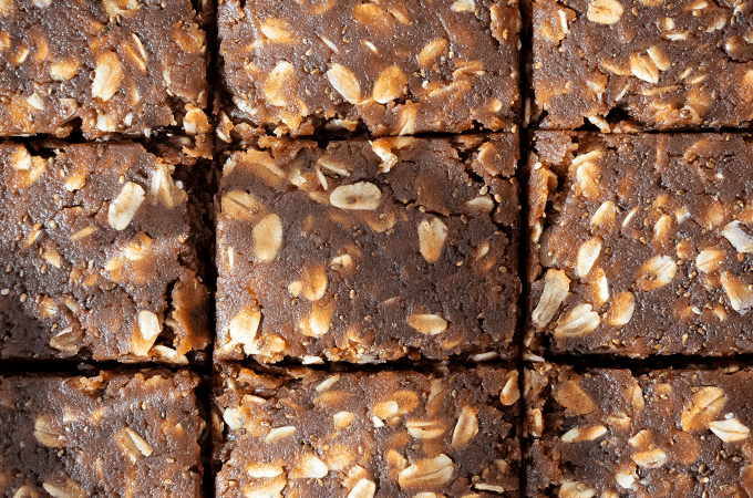 No-Bake Peanut Butter Chocolate Protein Bars