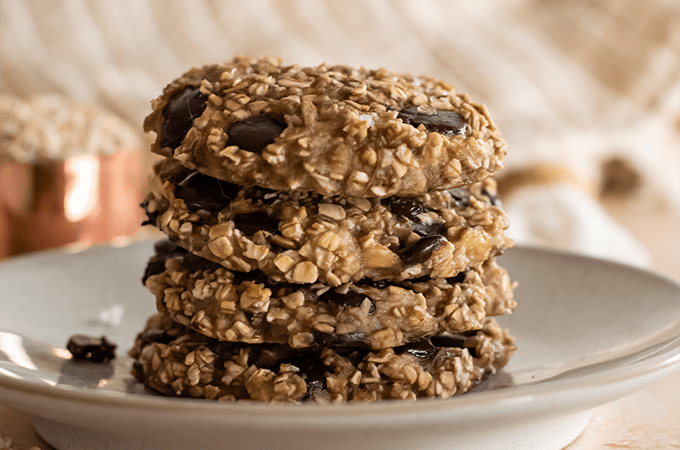 Easy Banana Oat Chocolate Chip Cookies - Snack