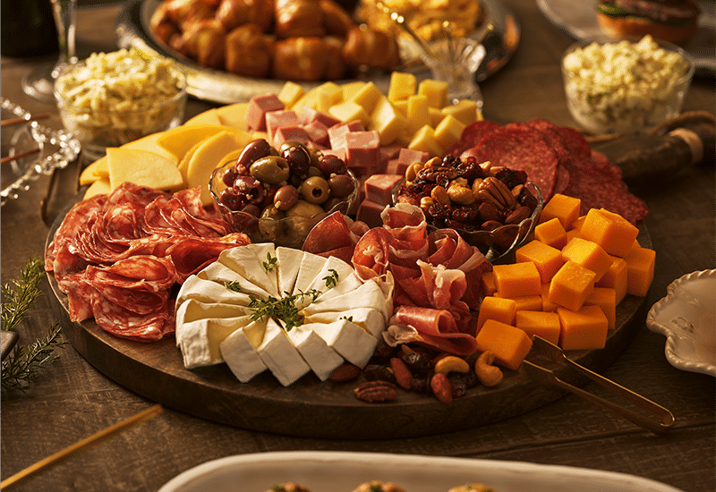 Celebrate More, Stress Less: 5 Ways Heinen’s Makes the Holidays Easier