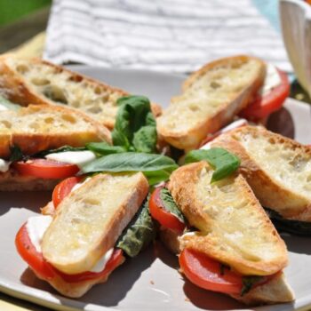 Tomato and cheese baguette