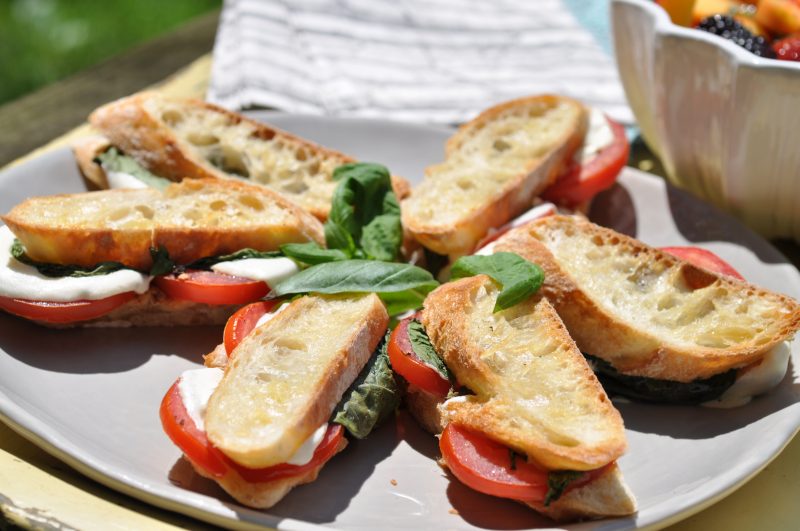 Tomato and cheese baguette