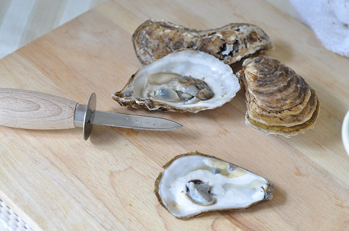 Oyster Shucking Step 7