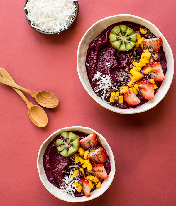 Simple Smoothie Bowl with Toppings