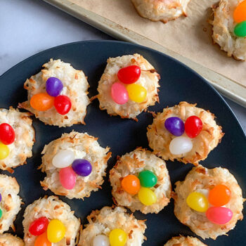 Cocont macaroon Easter desserts