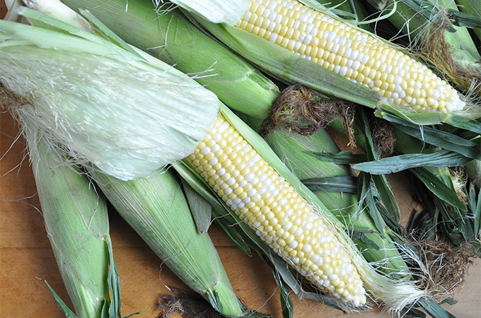 How to Cook Corn on the Cob with Husks