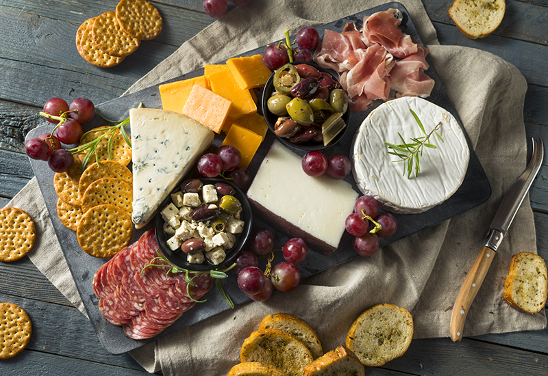 The 3 Best Cheese Boards for Summer Entertaining