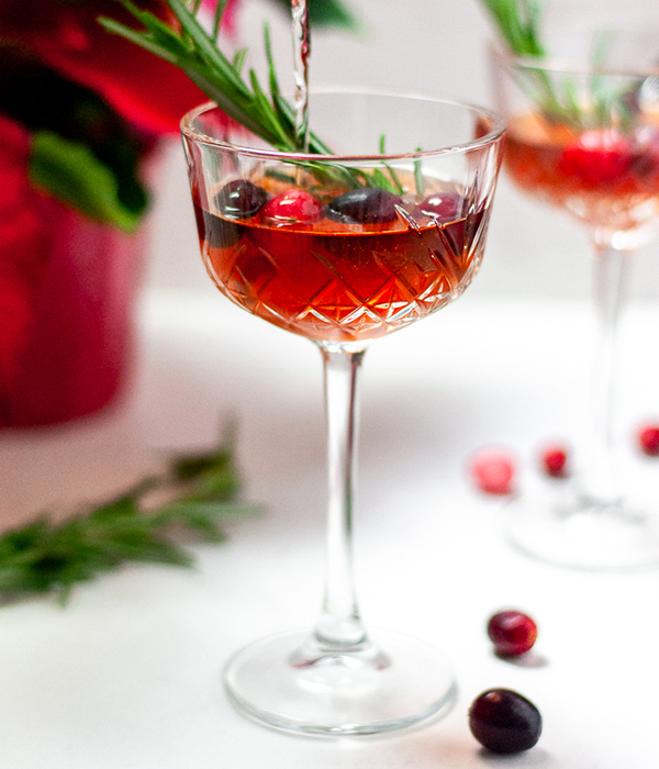 Champagne Cranberry Fizz Cocktail