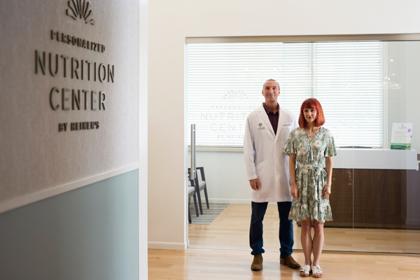 Dr. Todd Pesek and Melanie Jatsek at the Heinen's Personalized Nutrition Center