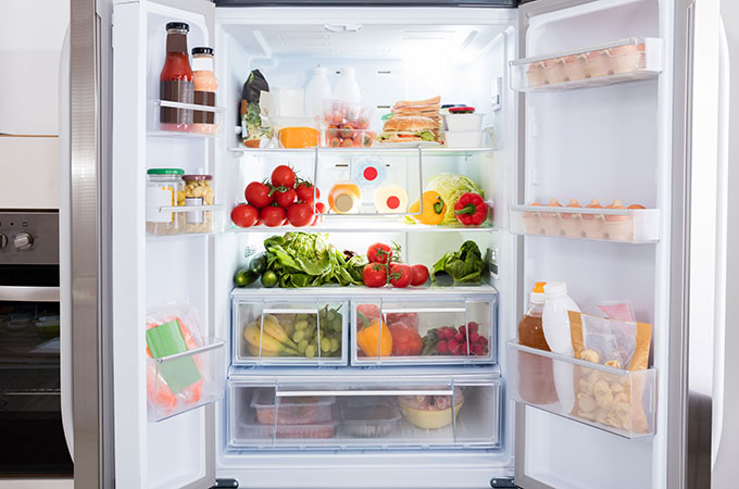 How to Spring Clean Your Diet and Kitchen_Clean Fridge