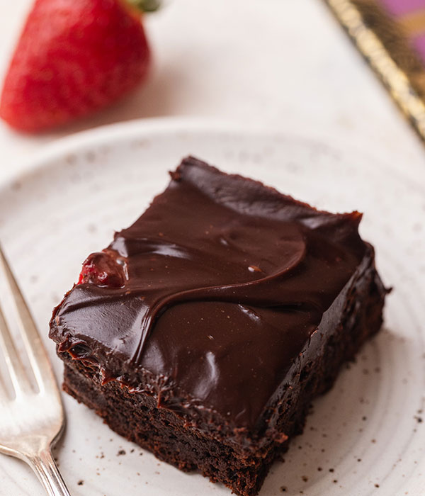 Chocolate Covered Strawberry Brownies with Fresh Strawberries