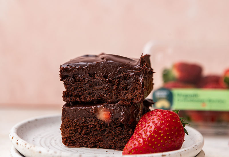 Chocolate Covered Strawberry Brownies with Fresh Strawberries